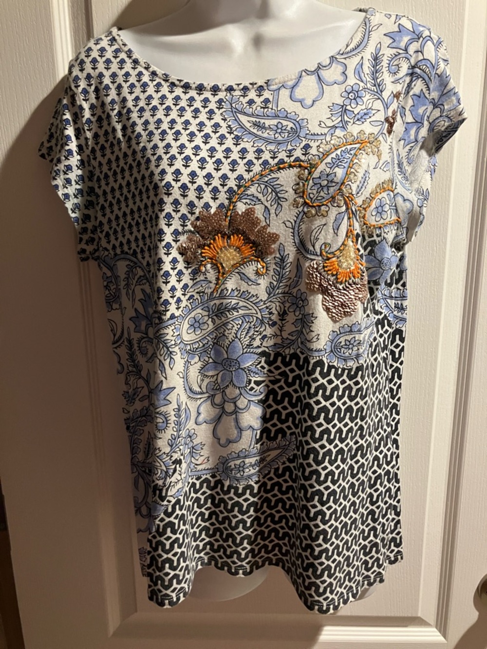 Women’s Short Sleeve Floral Patchwork Top in White, Blue & Black